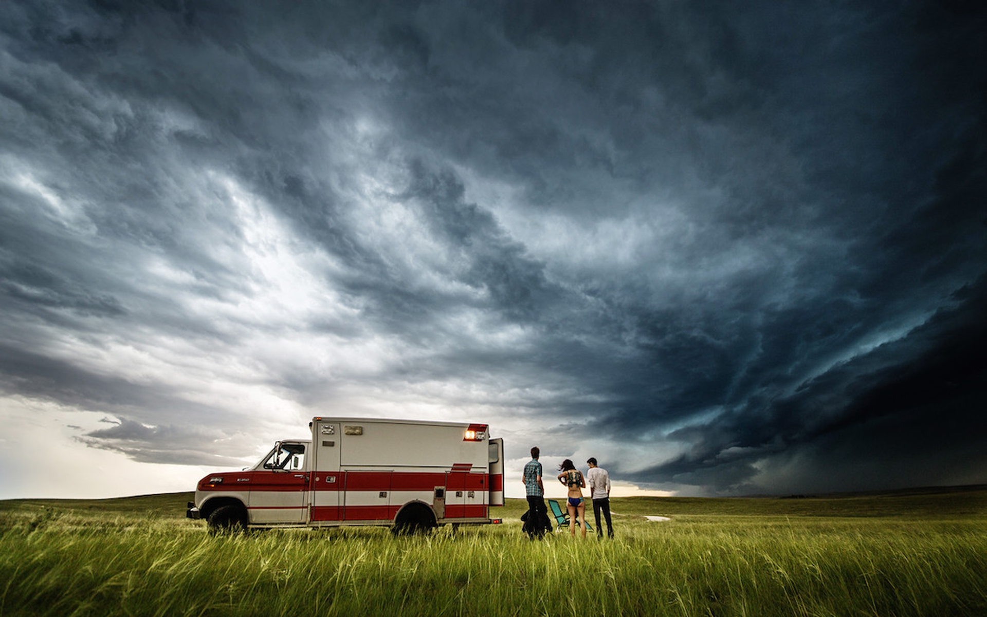 Dietro le quinte di The Surreal Stormchasing