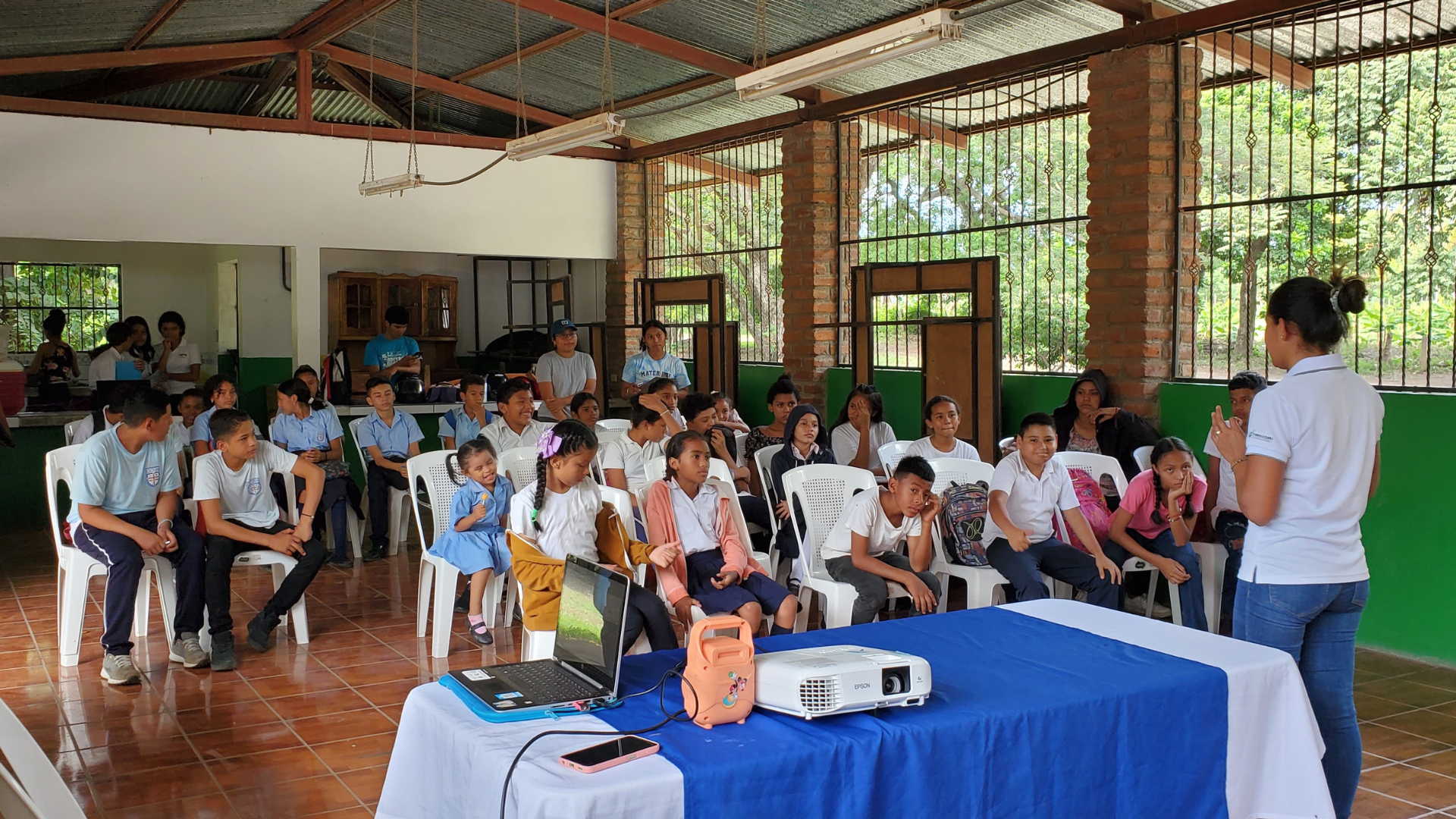 educazione pappagalli