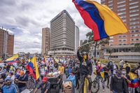 Torture, stupri, desaparecidos e fosse comuni: un mese di proteste in Colombia