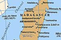 Madagascar. C’è chi è felice di andare a scuola