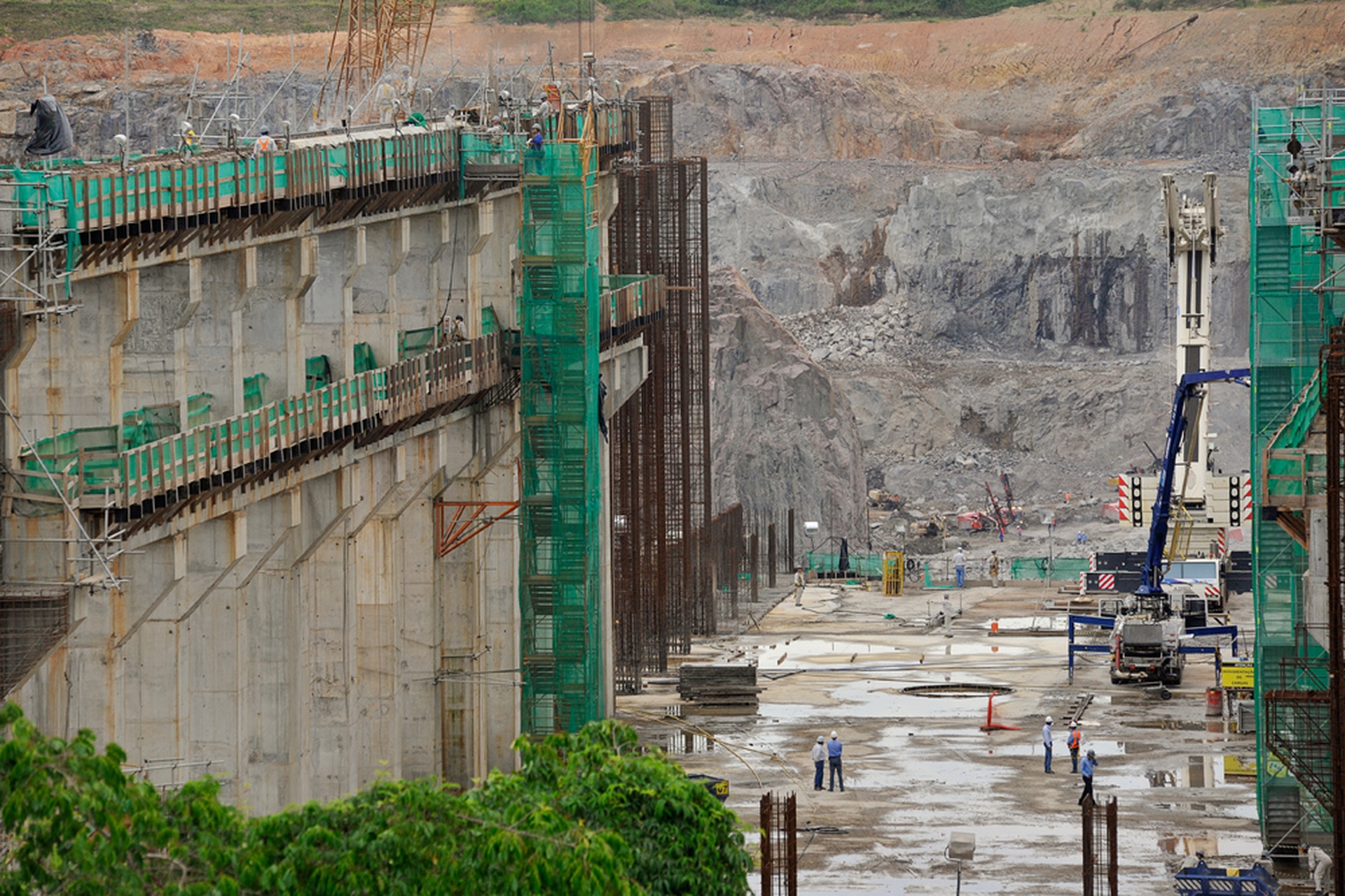 Uno sguardo sul cantiere della diga di Belo Monte