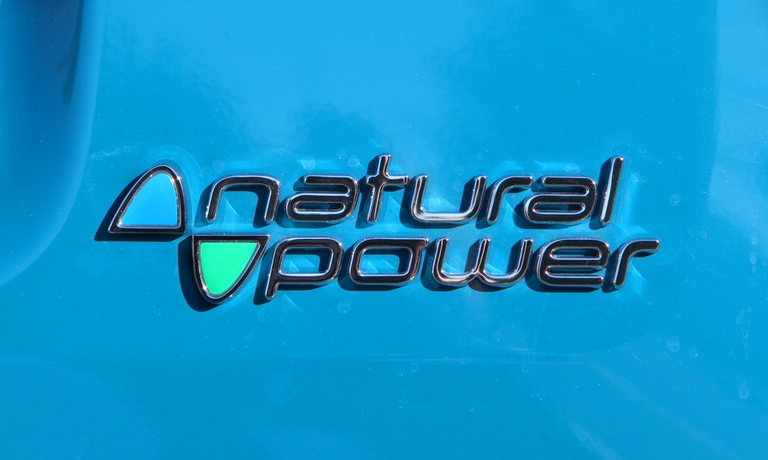 Il logo Natural Power identifica i veicoli a metano del brand Fiat
