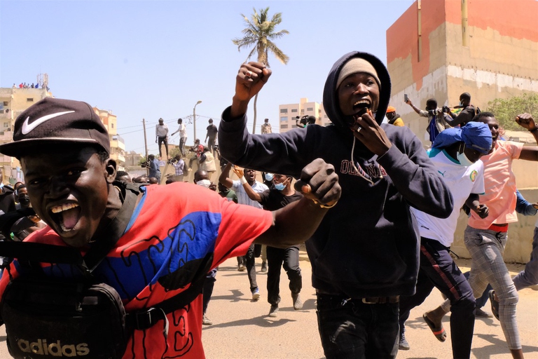Senegal, manifestanti festeggiano il rilascio di Sonko