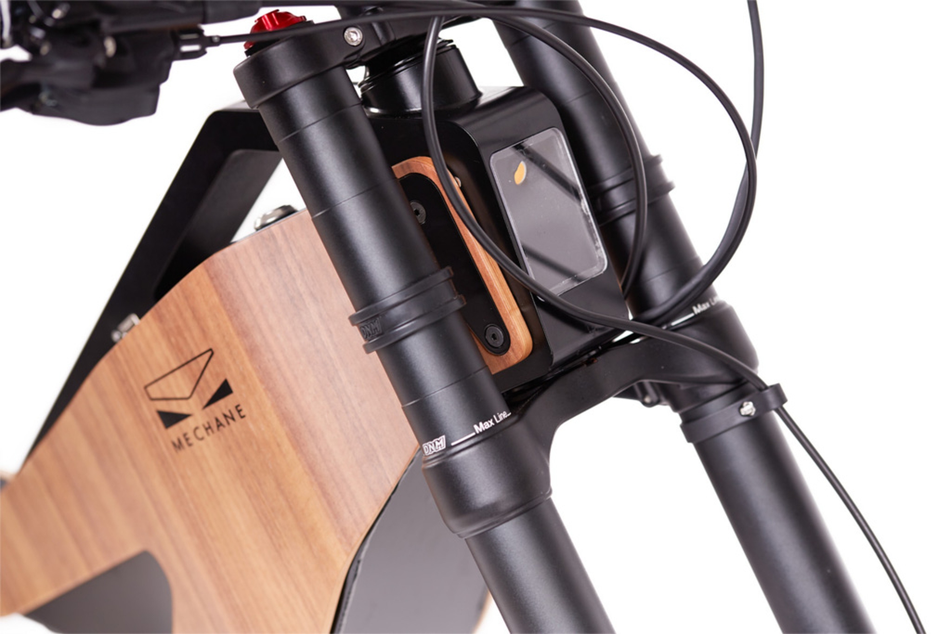 Il faro led integrato nel telaio dell'ebike Ermes