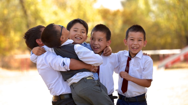 bambini asia centrale