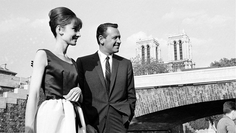 Insieme a Parigi (Paris - When It Sizzles) è un film del 1964, diretto da Richard Quine, con Audrey Hepburn, William Holden e Tony Curtis.