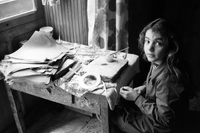 La Biennale di fotografia dell’industria e del lavoro, a Bologna i grandi fotografi scattano le fabbriche e i lavoratori