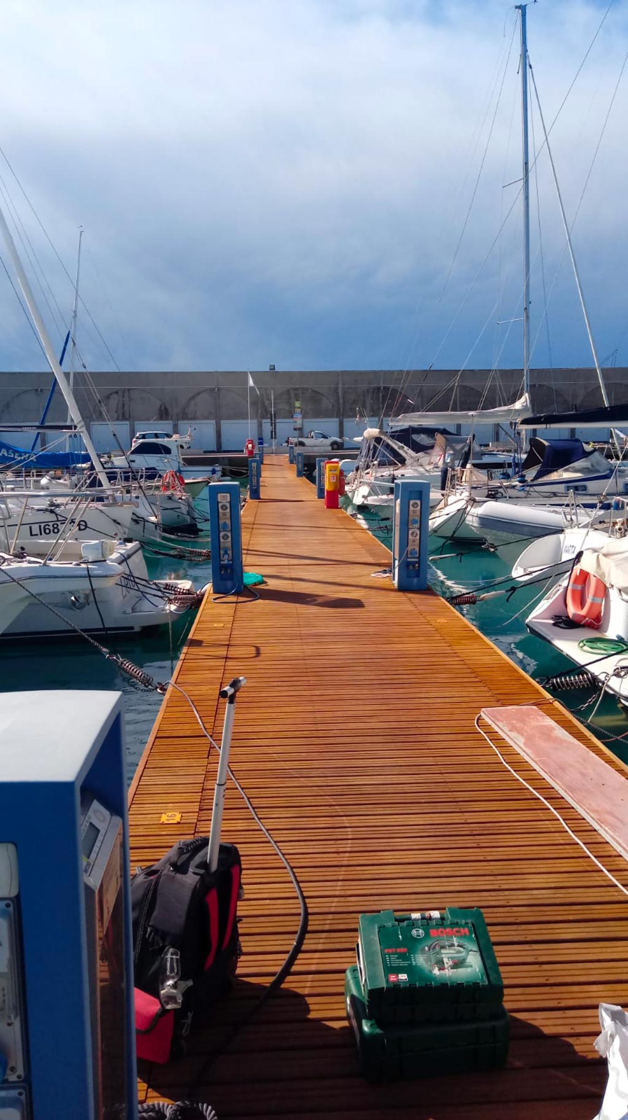 L'installazione del Seabin di LifeGate PlasticLess® al Porto Marina