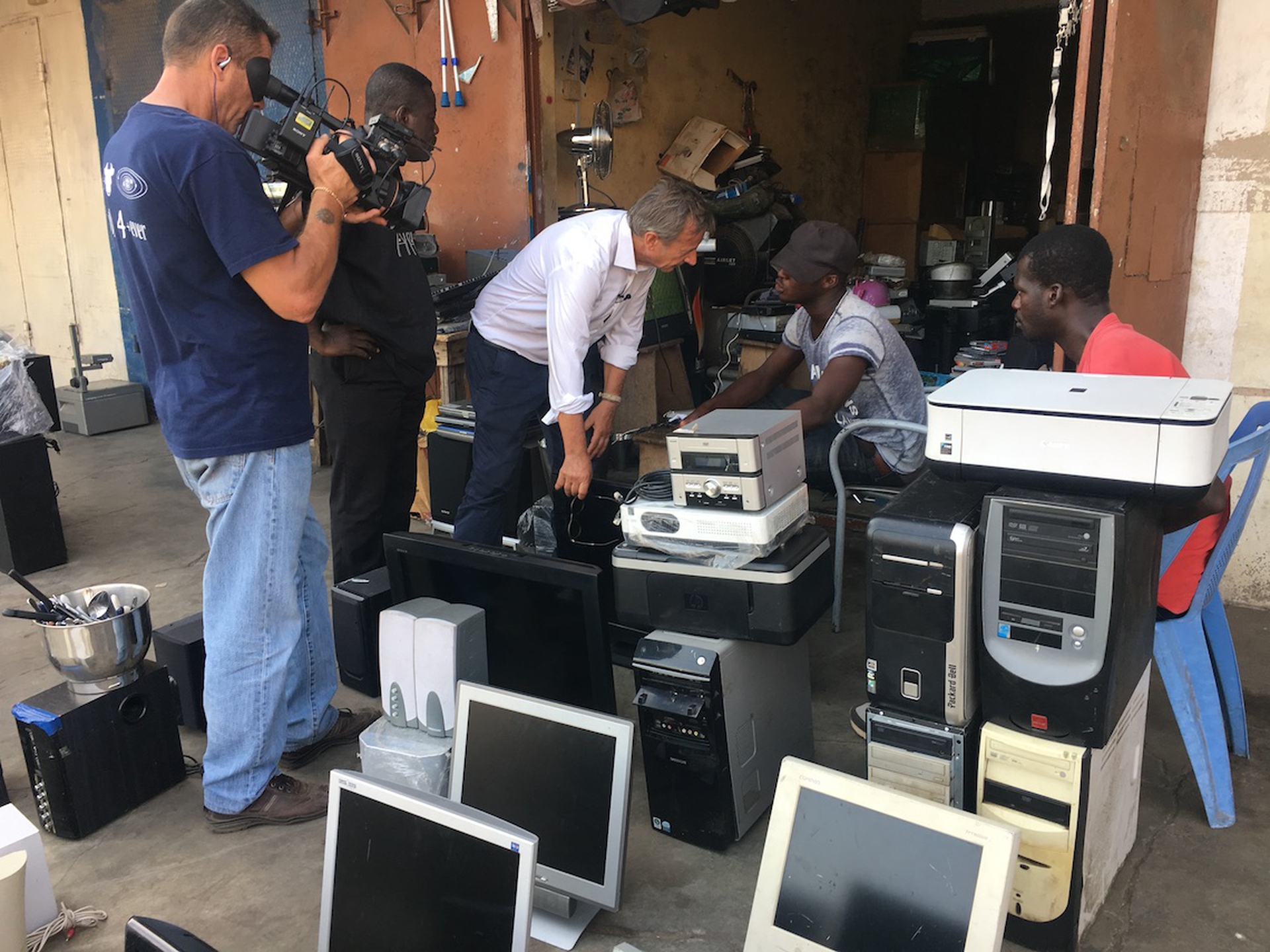 Dietro le quinte della puntata di Presadiretta sui Raee