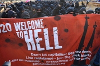 G20 di Amburgo. Violenti scontri tra manifestanti e polizia