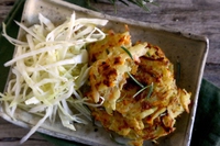 Rösti di patate e verdura. Ricetta vegetariana di ispirazione svizzera