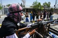 L’Afghanistan in mano ai talebani. Evacuazioni, fughe e paura per i civili – liveblog