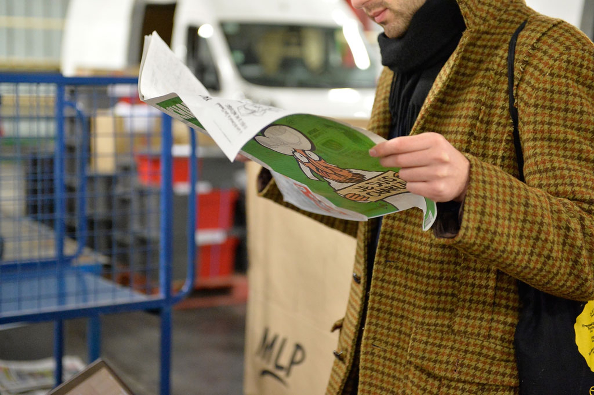 Charlie Hebdo nelle edicole di Parigi