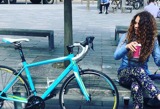 bicicletta che si guidano sdraiati
