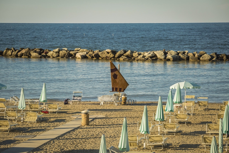 Trovare una spiaggia libera in Italia è sempre più difficile