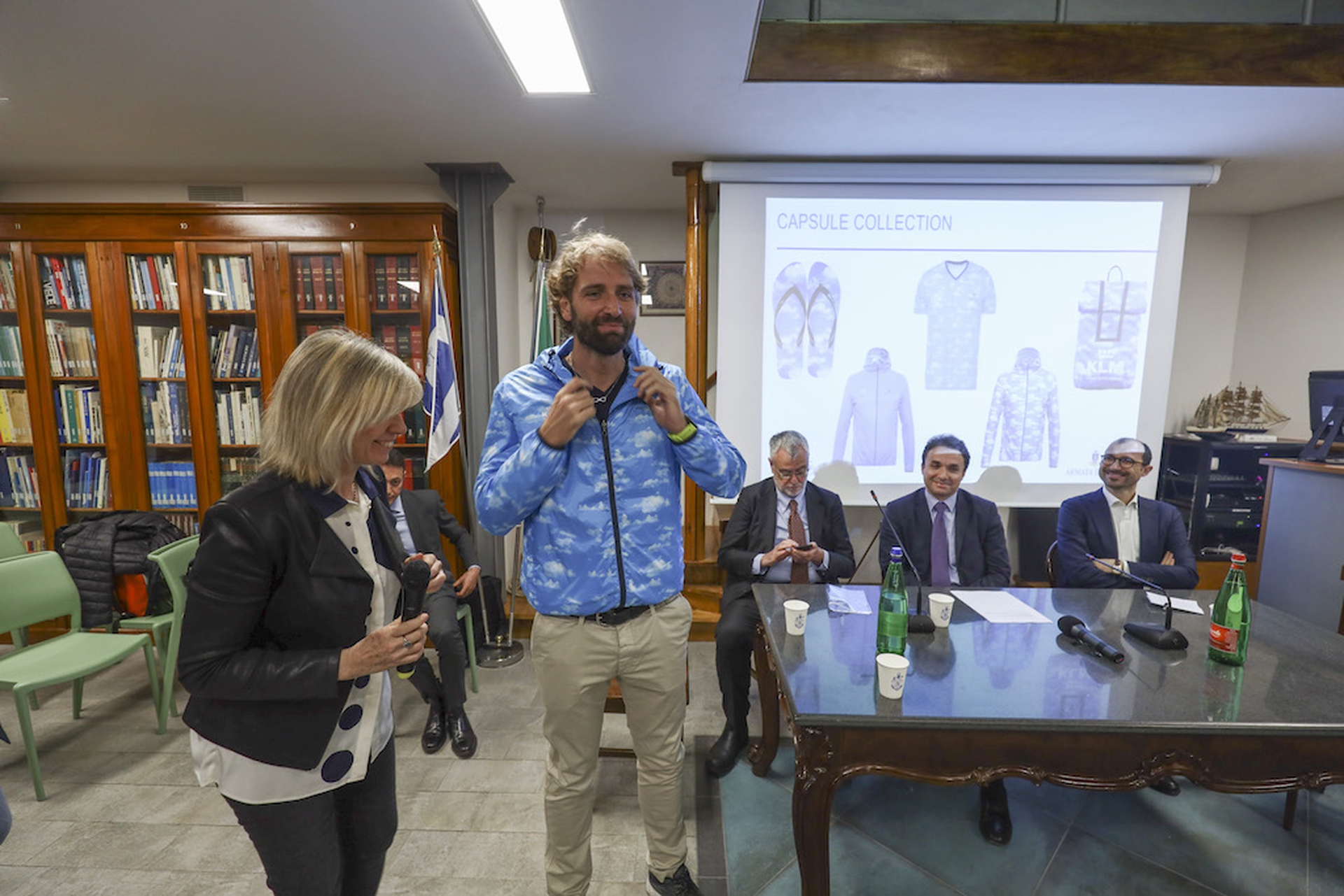 The LifeGate PlasticLess® Seabin arrives in Naples thanks to KLM and Armata di Mare