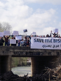 Roland Nassour, l’attivista che si batte per salvare il fiume Bisri in Libano
