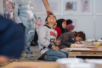 Libano, nel campo profughi dove la pittura è l’unica arma in difesa dei bambini siriani