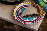 Torta salata con farina di farro ripiena di bietole