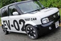 Prova su strada: il bello della brutta Nissan Ev 02