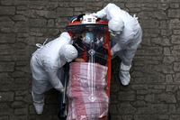 Covid-19, due milioni di morti in Europa e uno negli Stati Uniti
