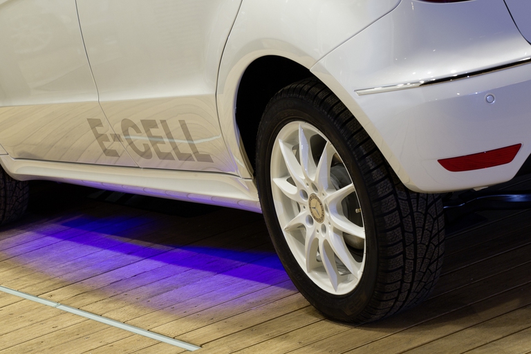 Daimler AG - Effizienzhaus Plus mit Elektromobilität
