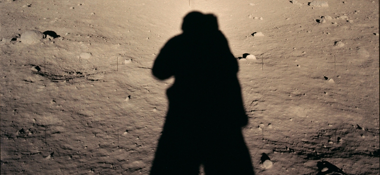 Ombra sulla superficie lunare