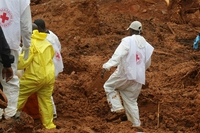 Sierra Leone, alluvione drammatica: mezza Freetown è sepolta nel fango