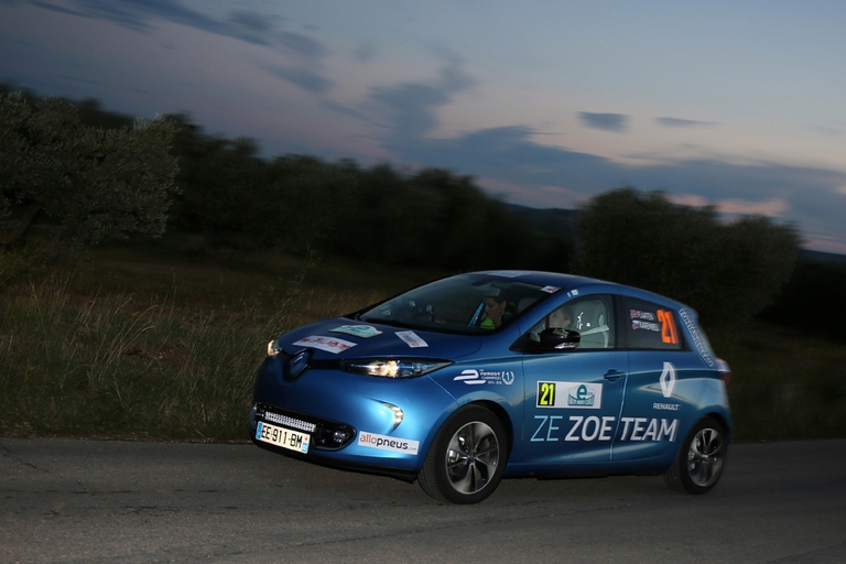 2016, Zoe corre a Monte-Carlo. Nello stesso tempo viene annunciato il raddoppio dell'autonomia elettrica. ©Renault