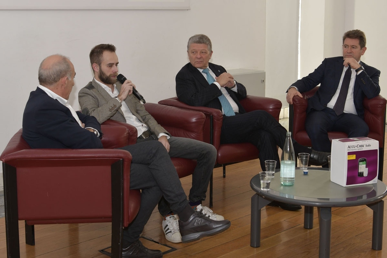 Il nuovo dispositivo è adatto anche all'uso pediatrico © Roche Diabetes Care Italy