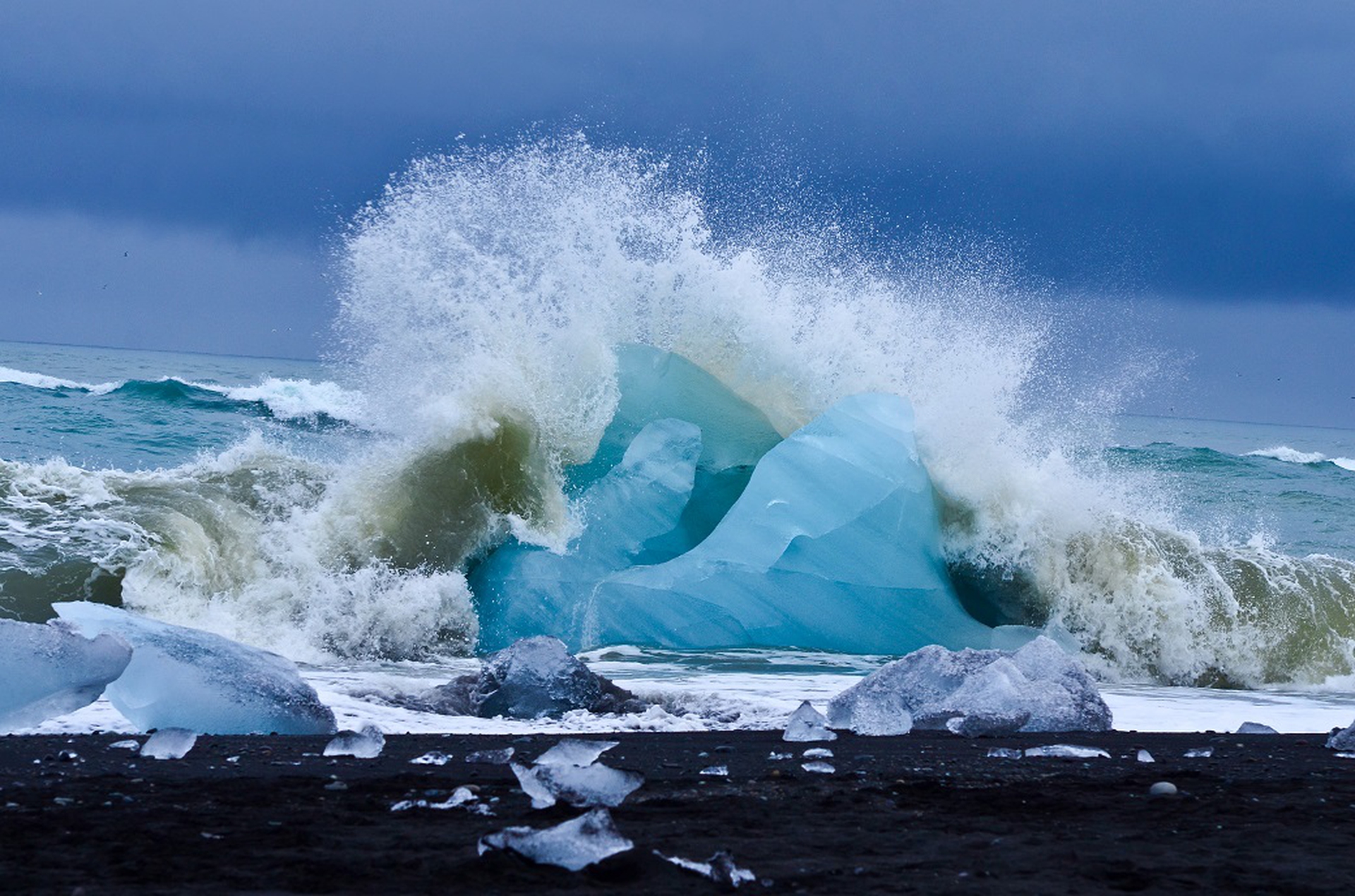 Lotta dei giganti nel ghiaccio eterno