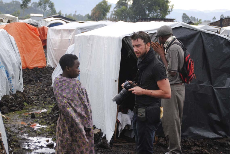 Marco Gualazzini  in un campo profughi nel Nord Kivu, Repubblica democratica del Congo