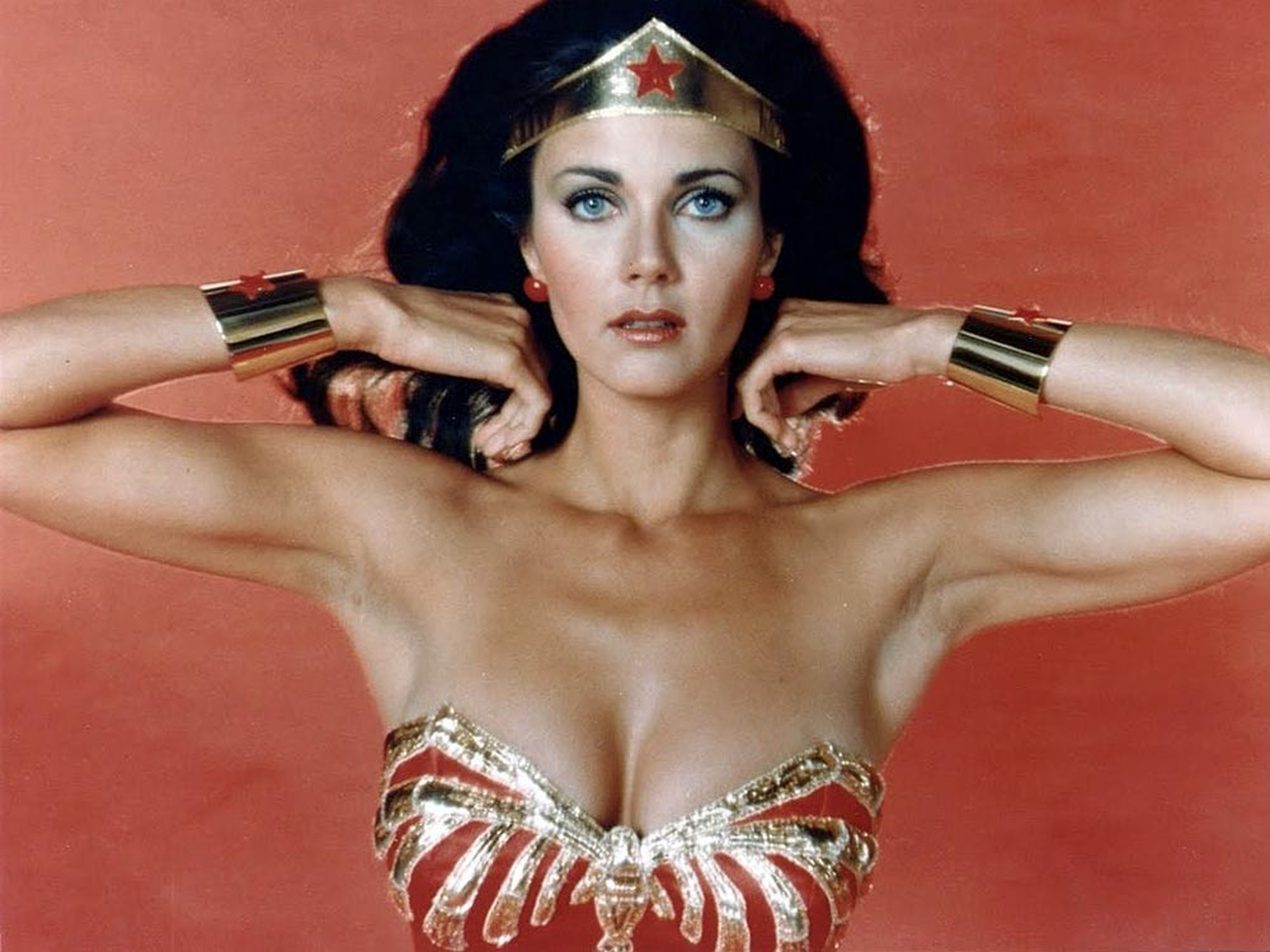 wonder-woman-lynde-carter-pink