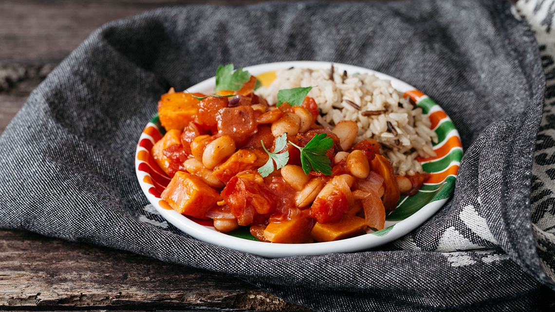 Stufato di patate dolci e fagioli cannellini