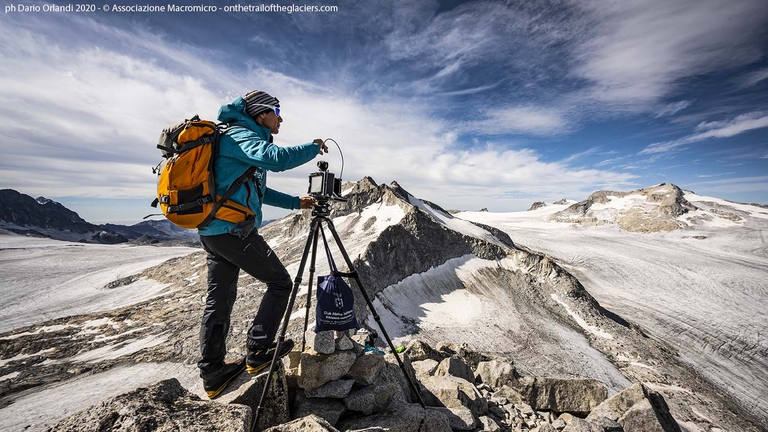 Fabiano Ventura mentre scatta una foto