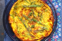 Frittata di asparagi con ricotta salata, zafferano e timo