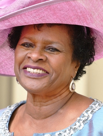 Addio corona inglese. La prima presidente delle Barbados è Sandra Mason