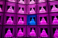 Il tempio buddista giapponese si illumina di LED