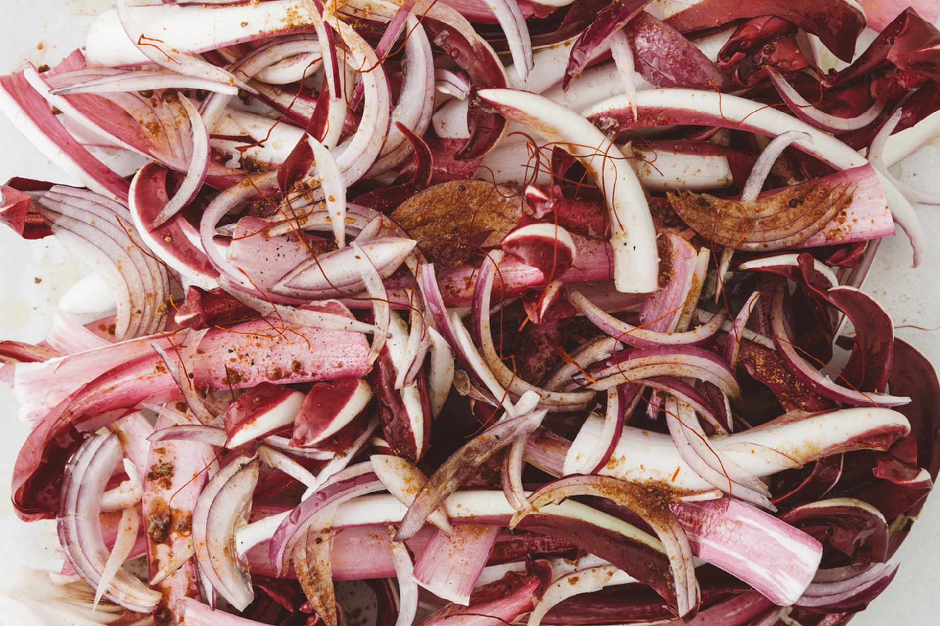 Radicchio rosso al forno con cipolle caramellate
