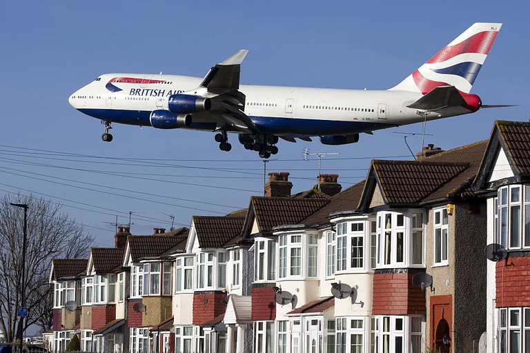 Londra, ampliamento aeroporto Heathrow. Scelta sbagliata per ambiente e salute © Justin Tallis/AFP/Getty Images)