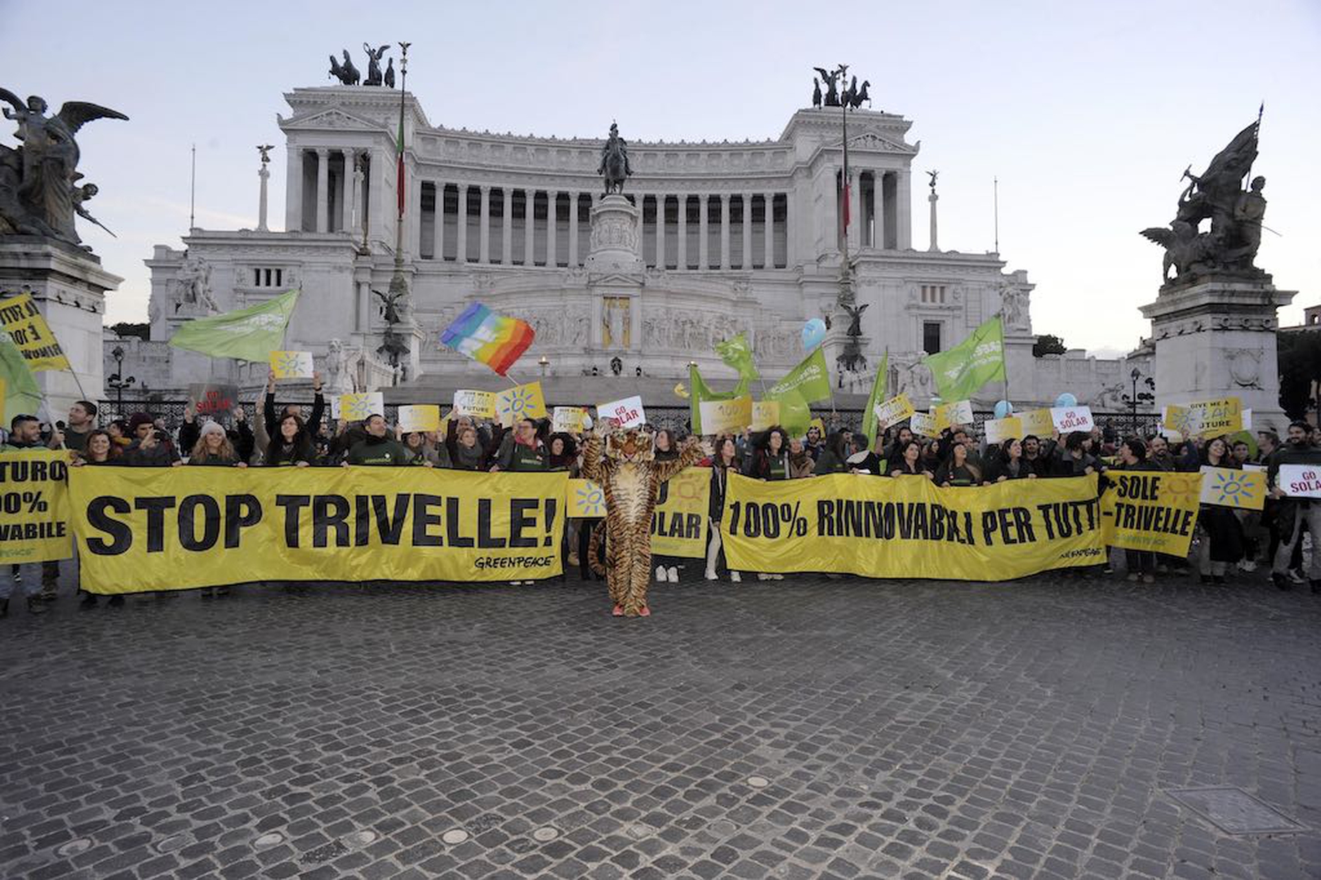 Marcia per il clima. Le immagini dei 15 mila a Roma