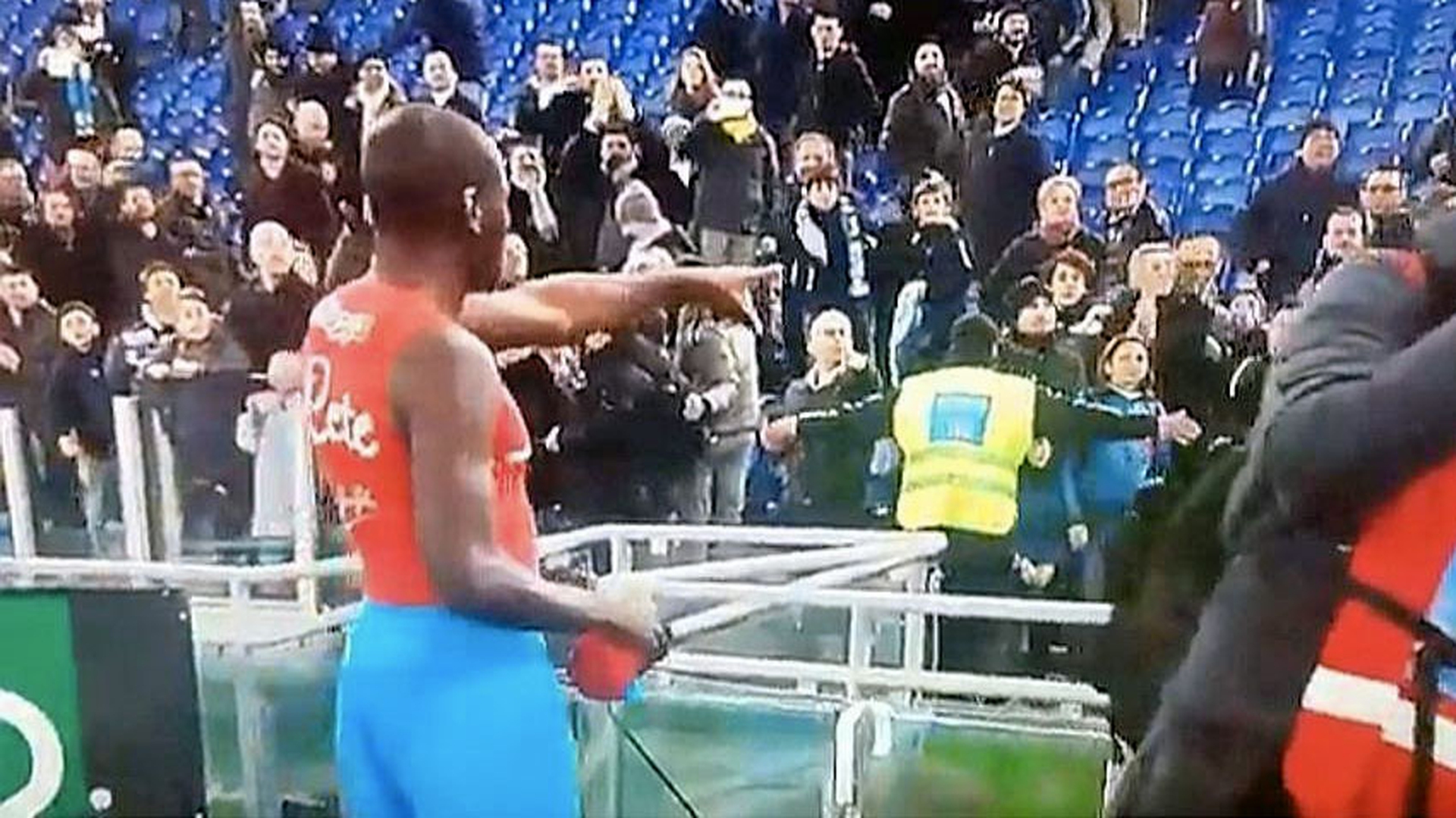 koulibaly-regala-maglietta