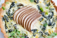 Torta quiche di pere, verdure e formaggio Comté: ecco la ricetta
