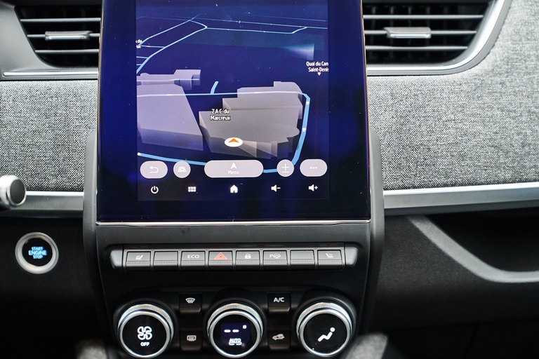 Su nuova Renault Zoe debutta uno schermo touch di grande dimensioni al centro della plancia. ©Renault