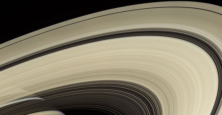 Il pianeta Saturno immortalato dalla sonda Cassini 