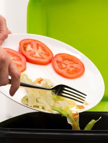 Spreco alimentare: la consapevolezza degli italiani e una proposta per una spesa più sostenibile