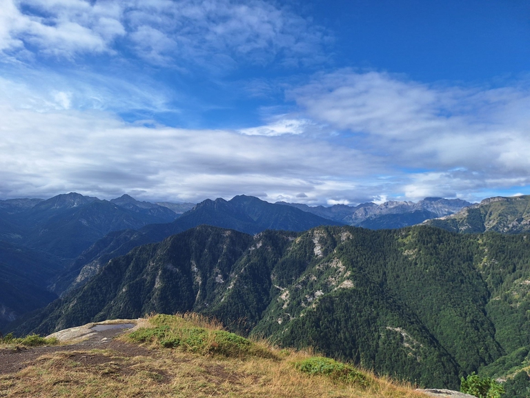 Un panorama dalla zona di Elva