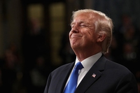 Perché Twitter ha segnalato due tweet di Donald Trump. E come ha risposto il presidente degli Stati Uniti