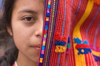 Guatemala, le donne Maya lottano per proteggere i tessuti indigeni dall’industria della moda