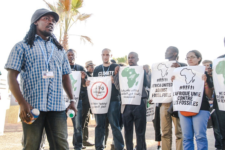 Manifestazione per il disinvestimento dai combustibili fossili alla Cop22